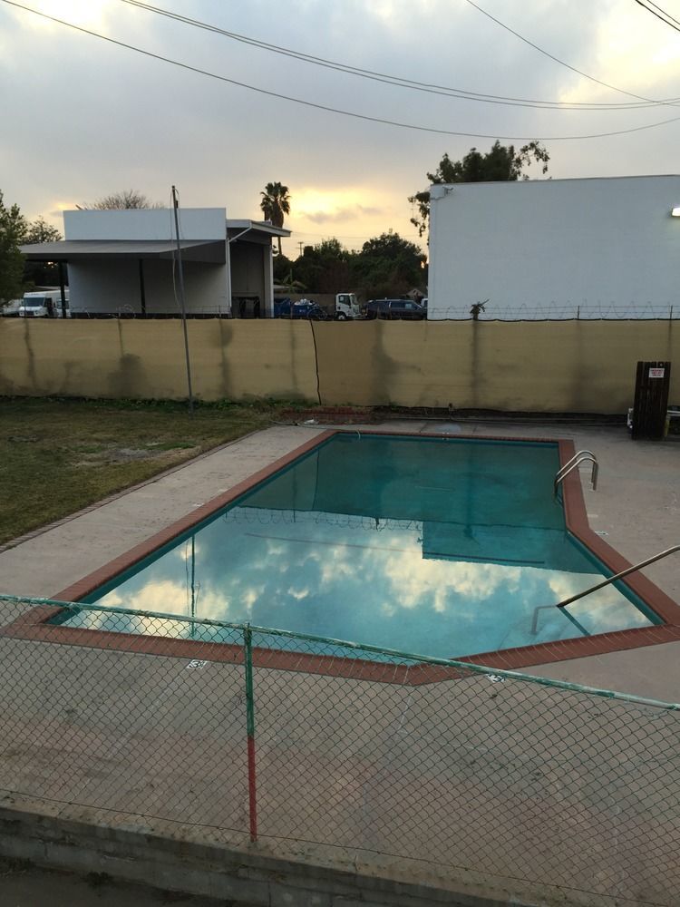Hi-Way Host Motel Pasadena Exterior foto