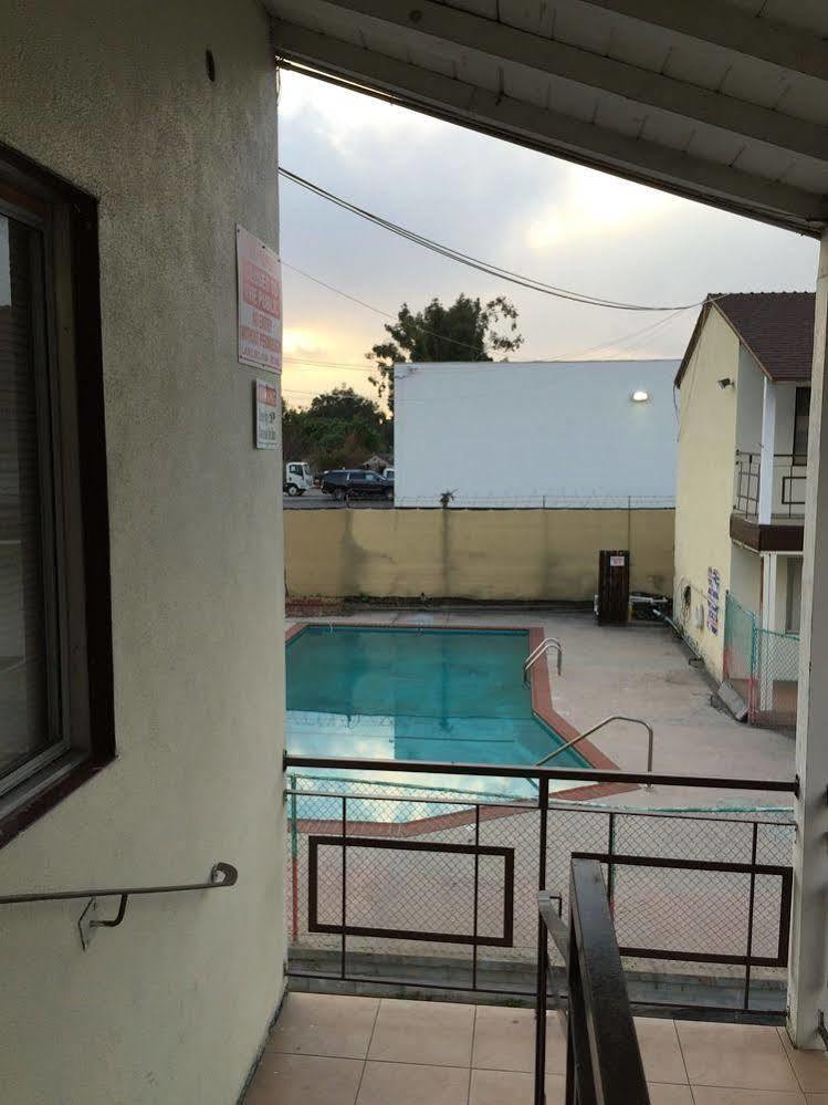 Hi-Way Host Motel Pasadena Exterior foto