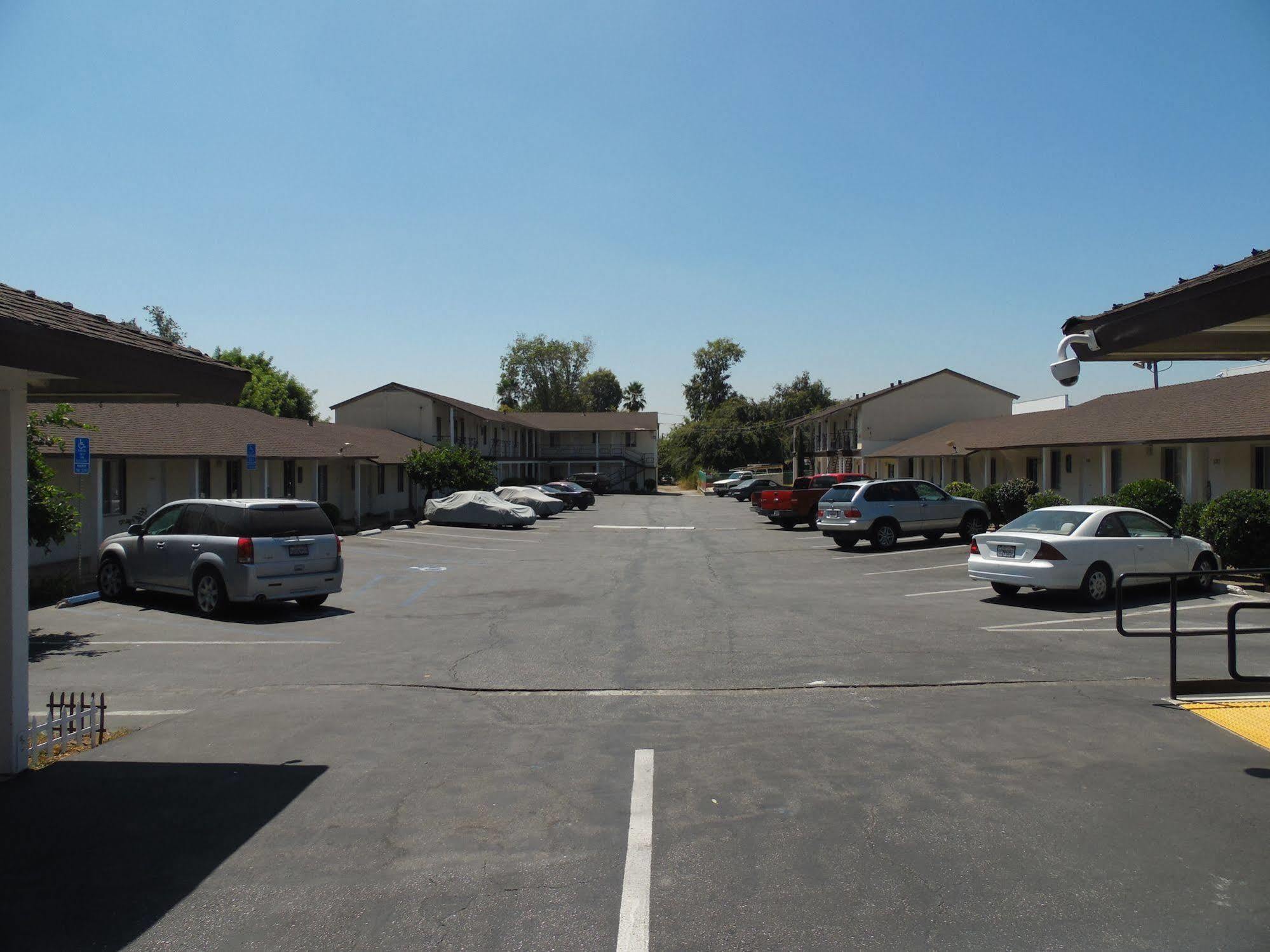 Hi-Way Host Motel Pasadena Exterior foto